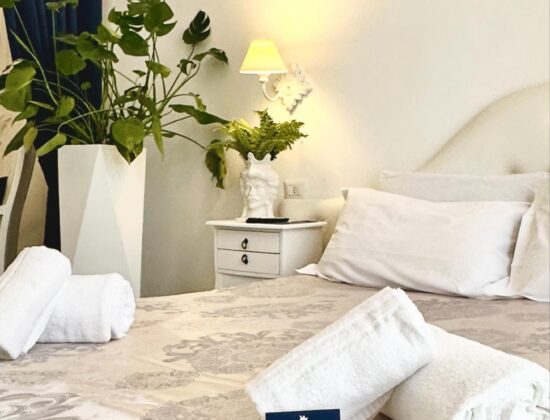 Palazzo Chiatamone Bed And Breakfast